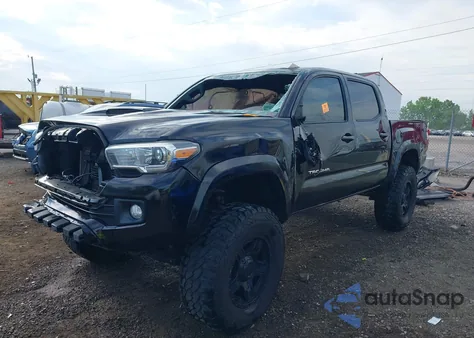 2017 Toyota Tacoma Trd Sport z USA, uszkodzony, nr VIN 3TMCZ5AN7HM091710